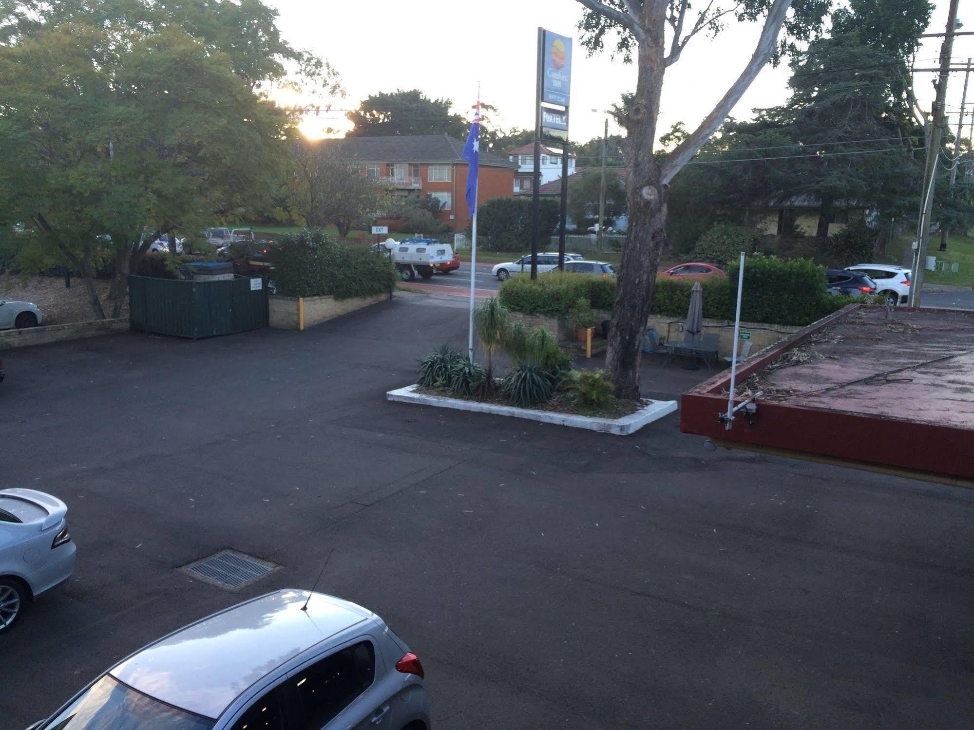 Motel The Select Ryde 4*